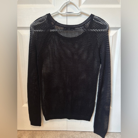 BCBG crew neck sweater size small • black - Picture 4 of 5
